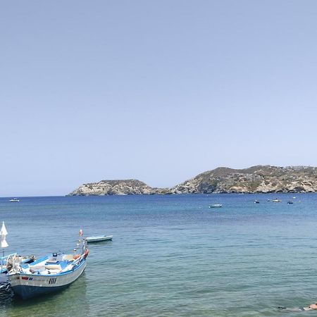 Komissa΄S Beach House Agia Pelagia  Esterno foto
