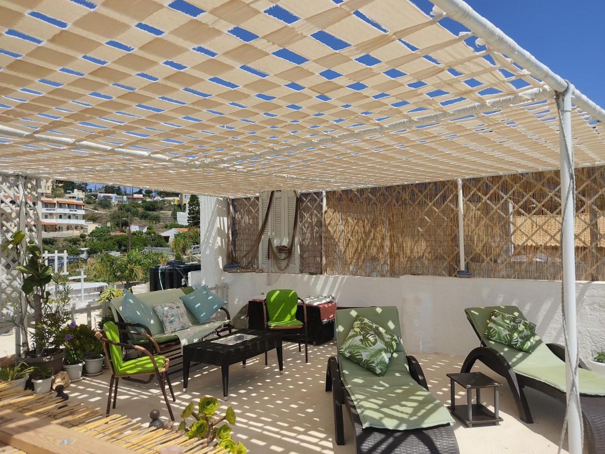 Komissa΄S Beach House Agia Pelagia  Esterno foto