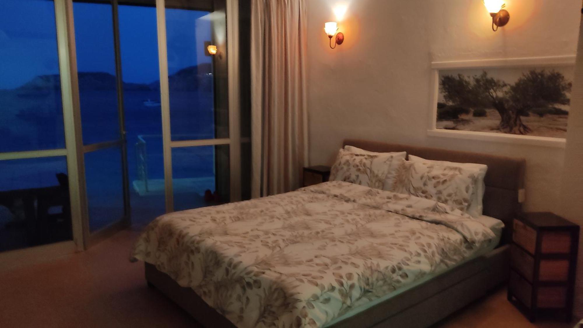Komissa΄S Beach House Agia Pelagia  Esterno foto