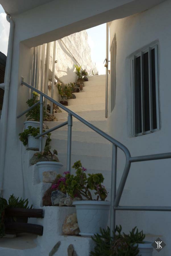 Komissa΄S Beach House Agia Pelagia  Esterno foto