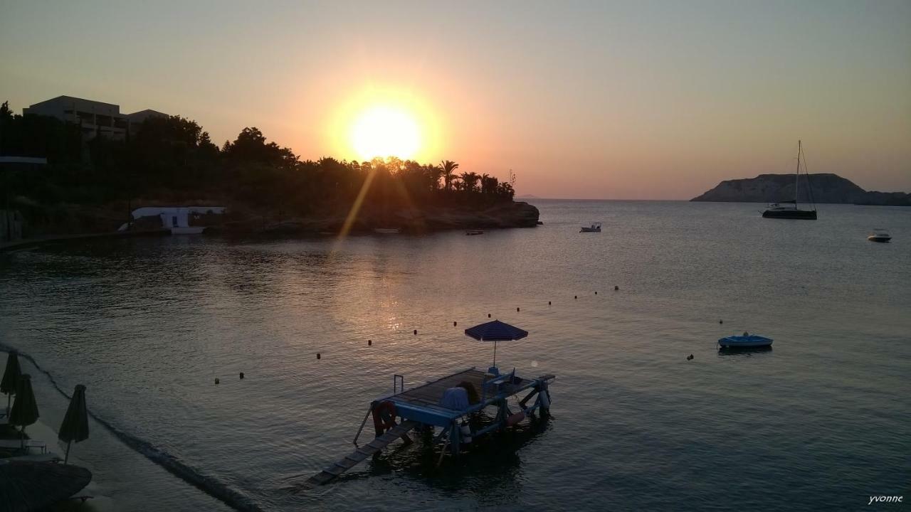 Komissa΄S Beach House Agia Pelagia  Esterno foto
