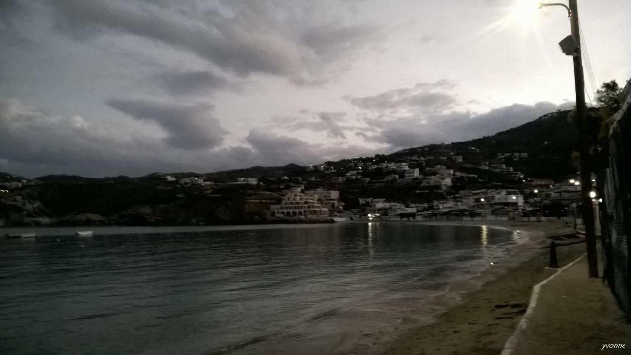 Komissa΄S Beach House Agia Pelagia  Esterno foto