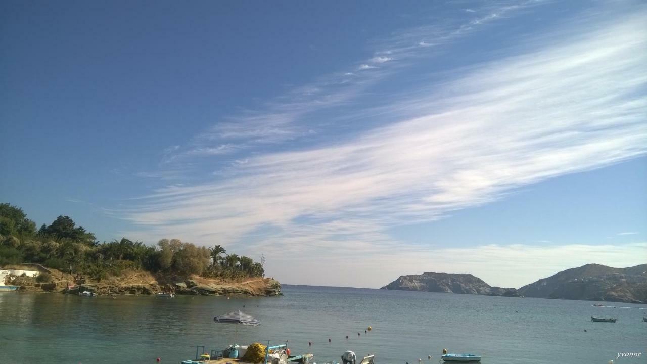 Komissa΄S Beach House Agia Pelagia  Esterno foto