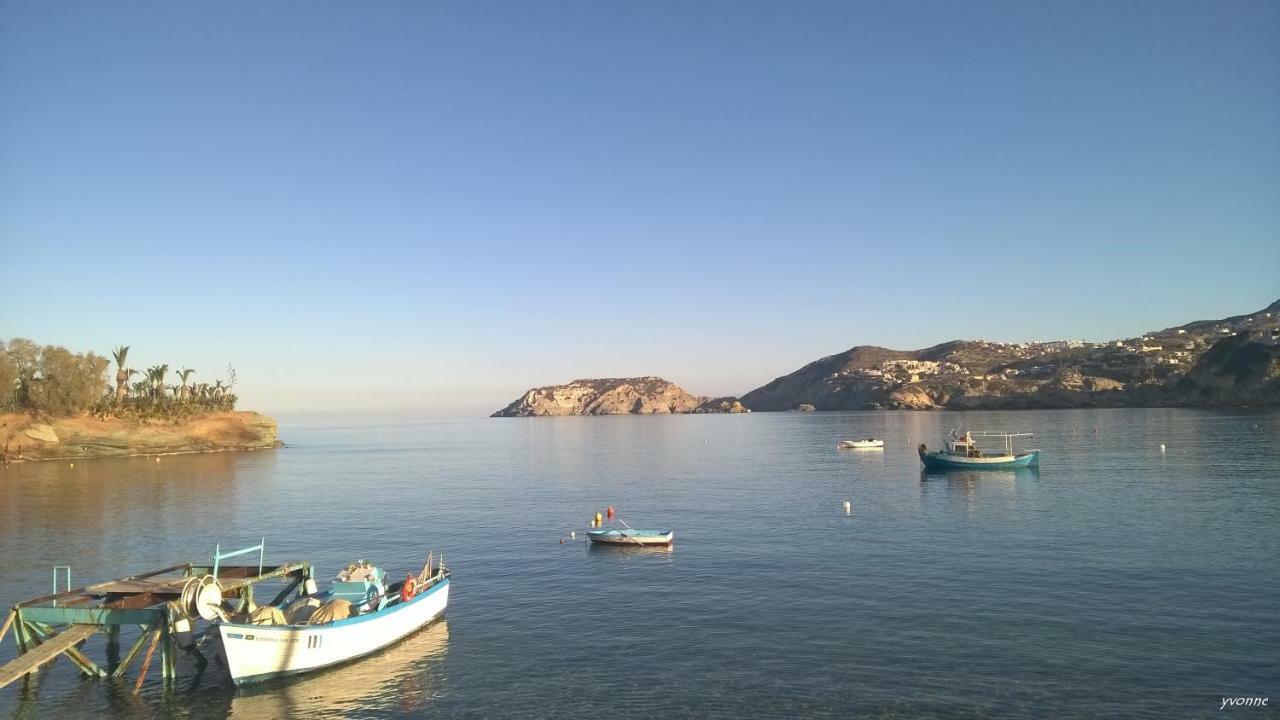 Komissa΄S Beach House Agia Pelagia  Esterno foto