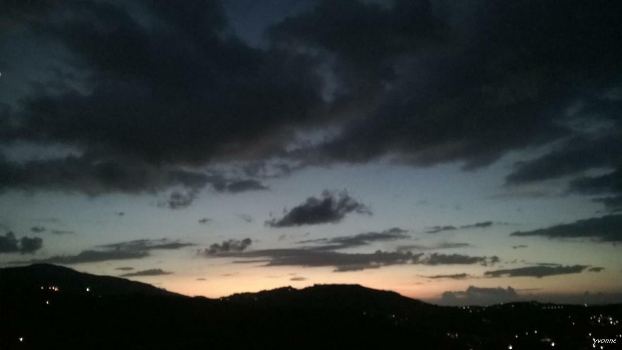 Komissa΄S Beach House Agia Pelagia  Esterno foto