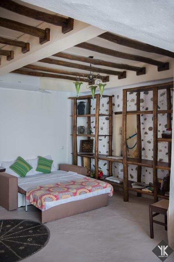 Komissa΄S Beach House Agia Pelagia  Esterno foto