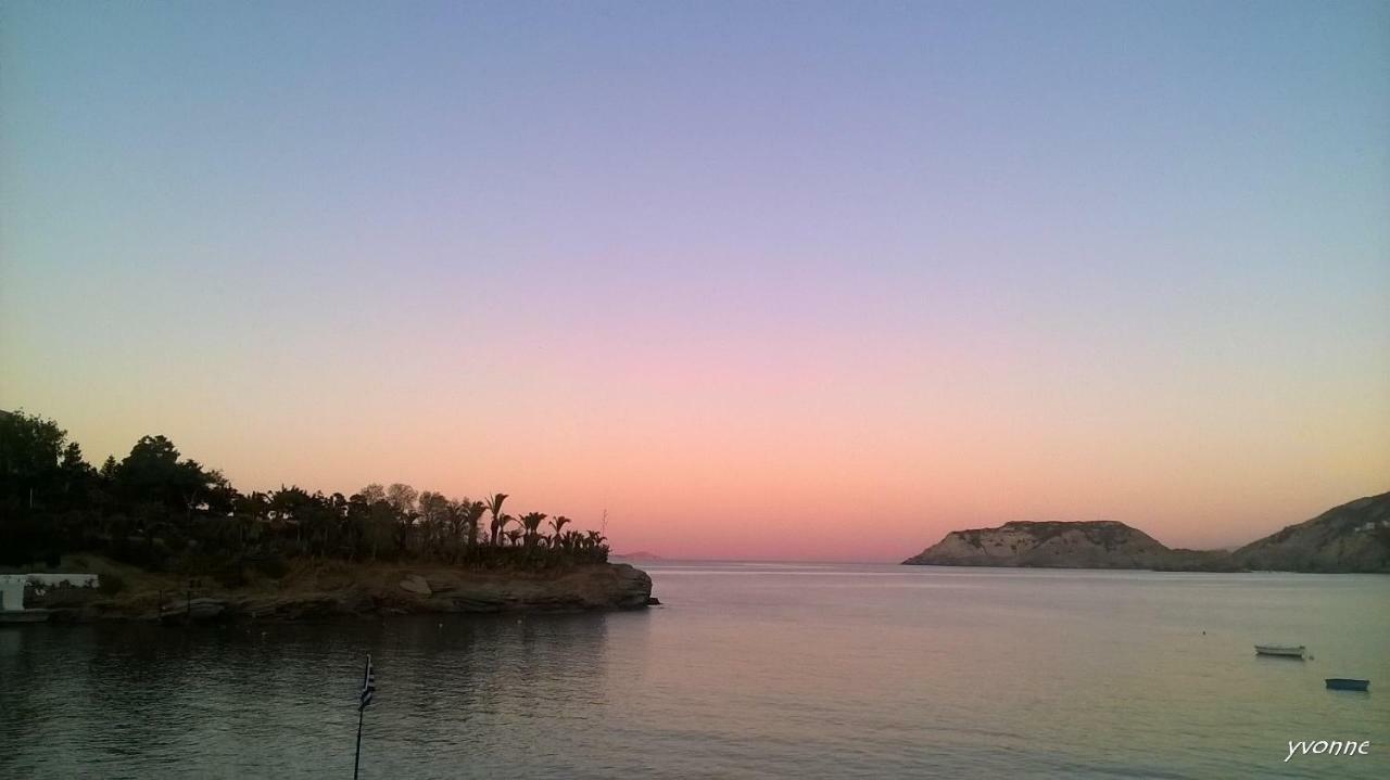 Komissa΄S Beach House Agia Pelagia  Esterno foto