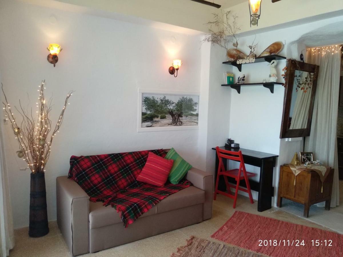 Komissa΄S Beach House Agia Pelagia  Esterno foto
