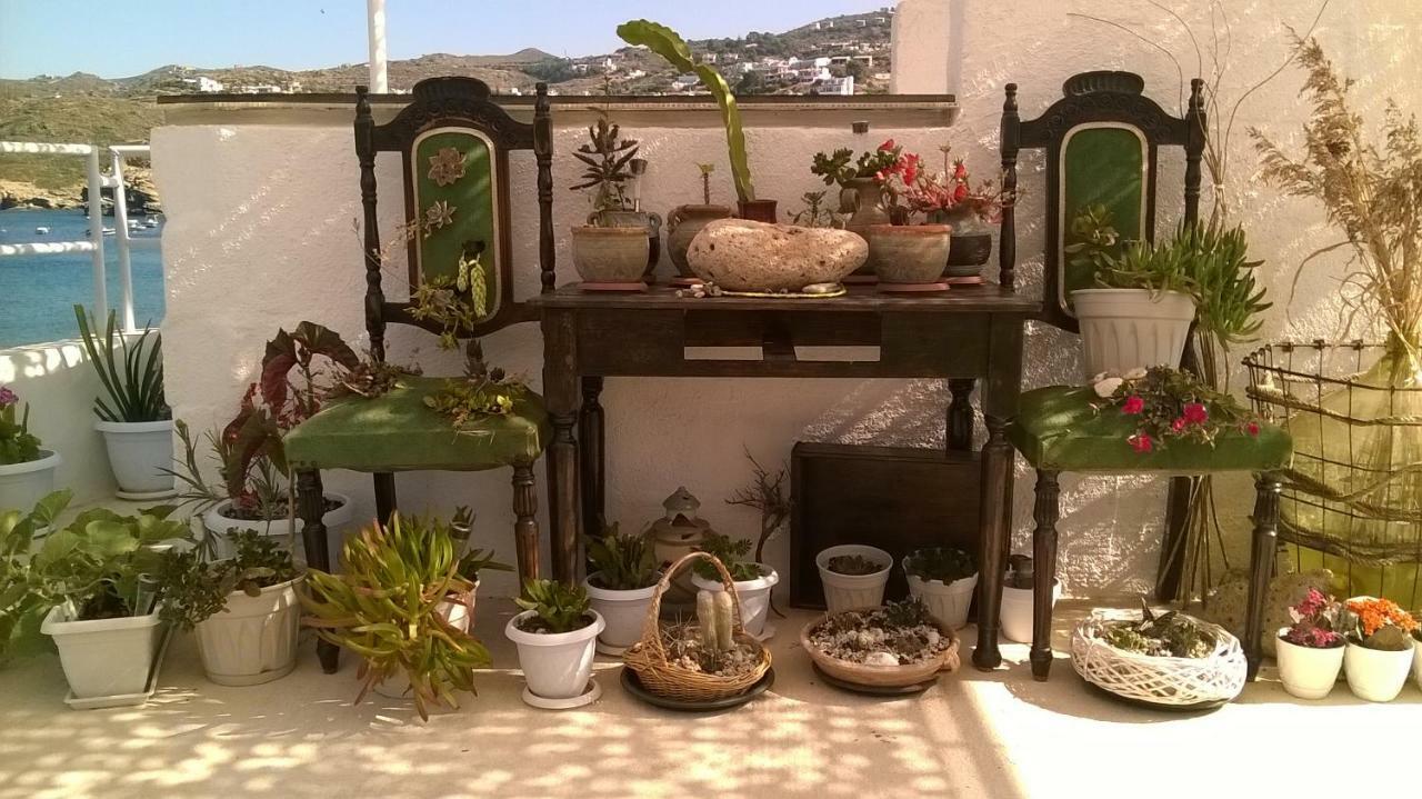 Komissa΄S Beach House Agia Pelagia  Esterno foto